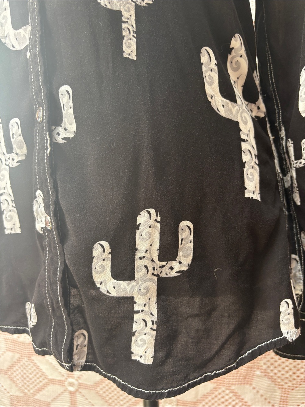 Cowgirl Hardware | Cactus Print Western Snap Front Top - Picture 4 of 9